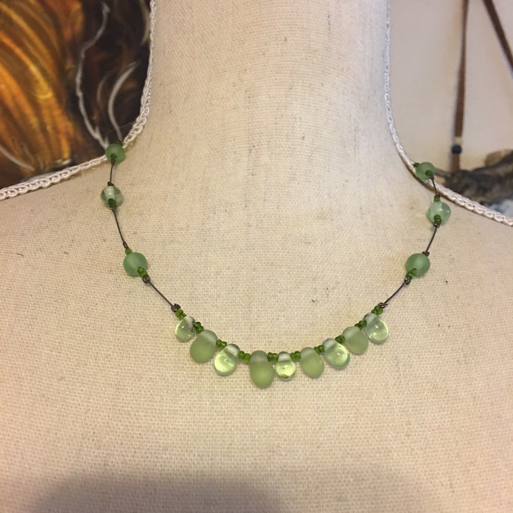Vintage green glass bead 18” necklace